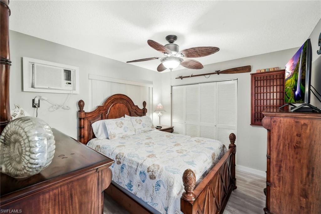 ISLAND MANOR APTS - Residential