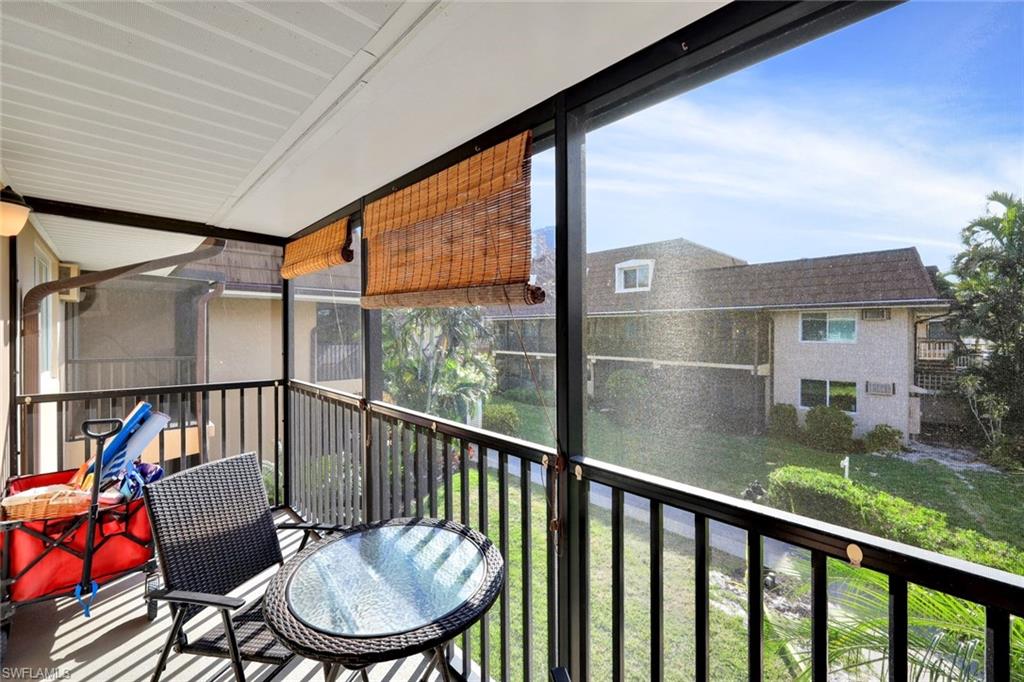 ISLAND MANOR APTS - Residential