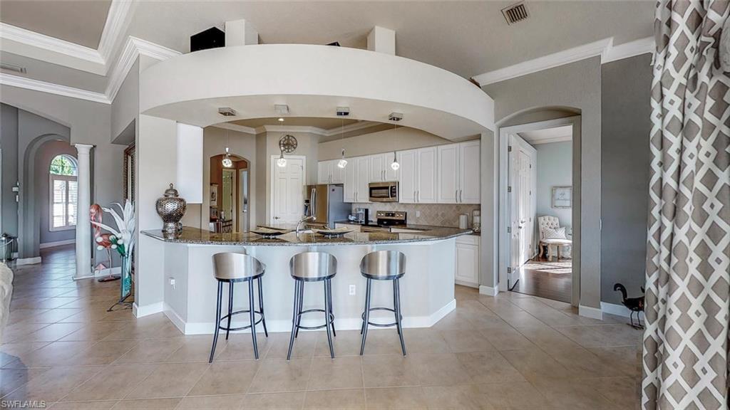 CROWN COLONY - Residential