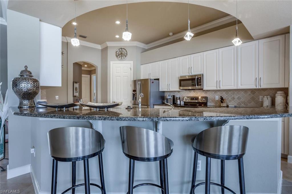 CROWN COLONY - Residential