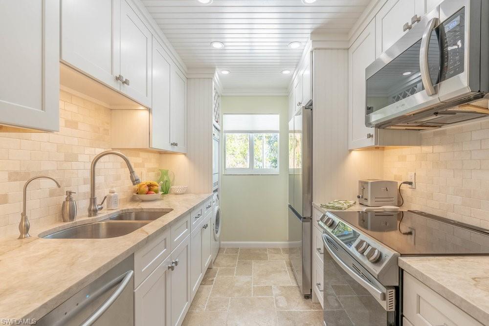 BELAIR CLUB AT PARKSHORE - Residential