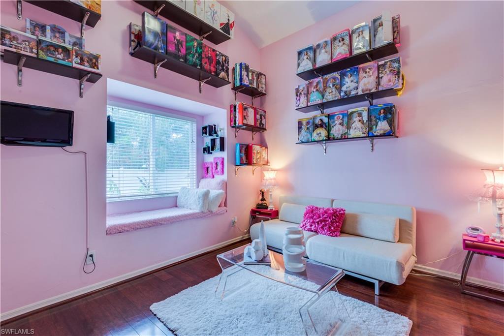 MAHOGANY RUN - Residential