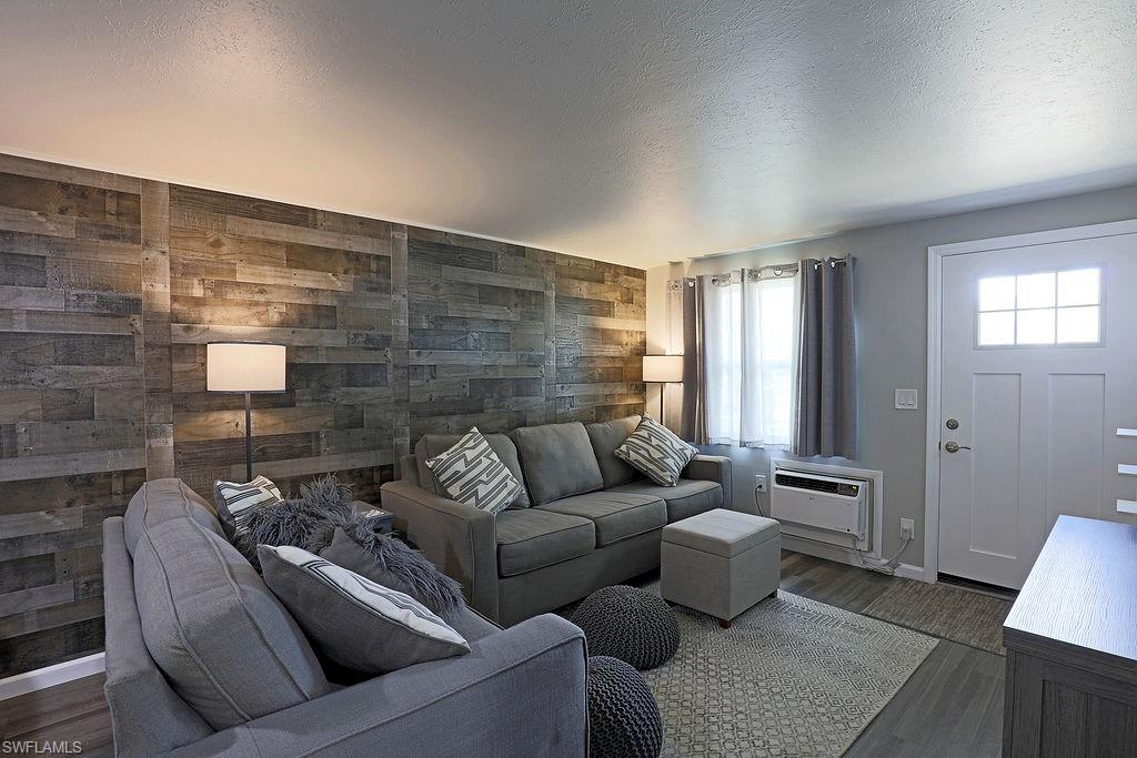 FORT MYERS - Residential Lease