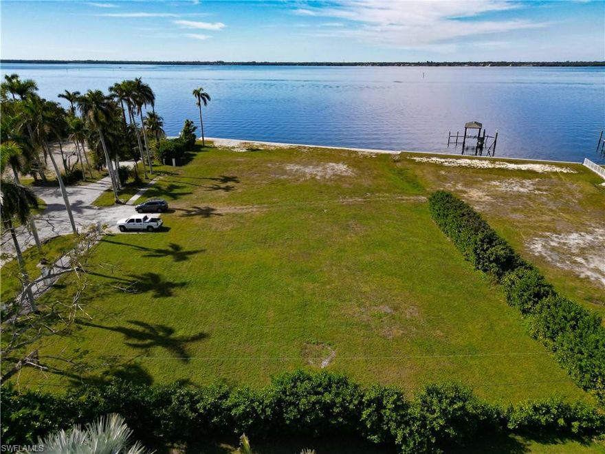 Magnificent estate size river front parcel in the historic McGregor district.
This exceptional property is located in close proximity to the Edison Ford Estates and the ever growing and evolving Ft Myers downtown and its river district. 
Lot is cleared, new seawall and rip rap are in place. 
Unlike most river front lots with VE flood zone designation, this one is AE which increases design and development potential tremendously. FEMA Letter of Map Revision approved, effective and attached.