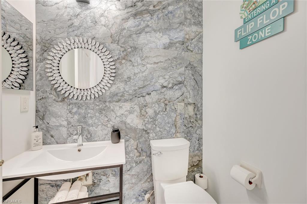 MUSTANG ISLAND - Residential