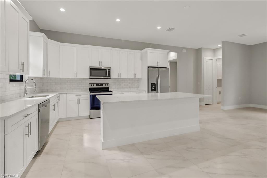 GOLDEN GATE ESTATES - Residential