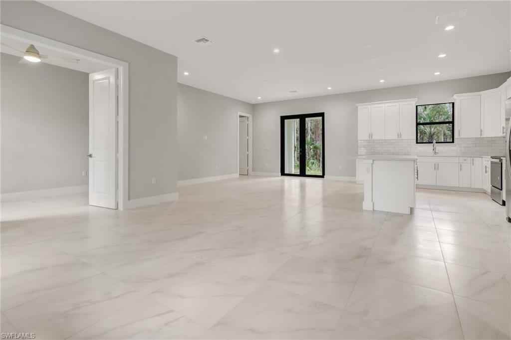 GOLDEN GATE ESTATES - Residential