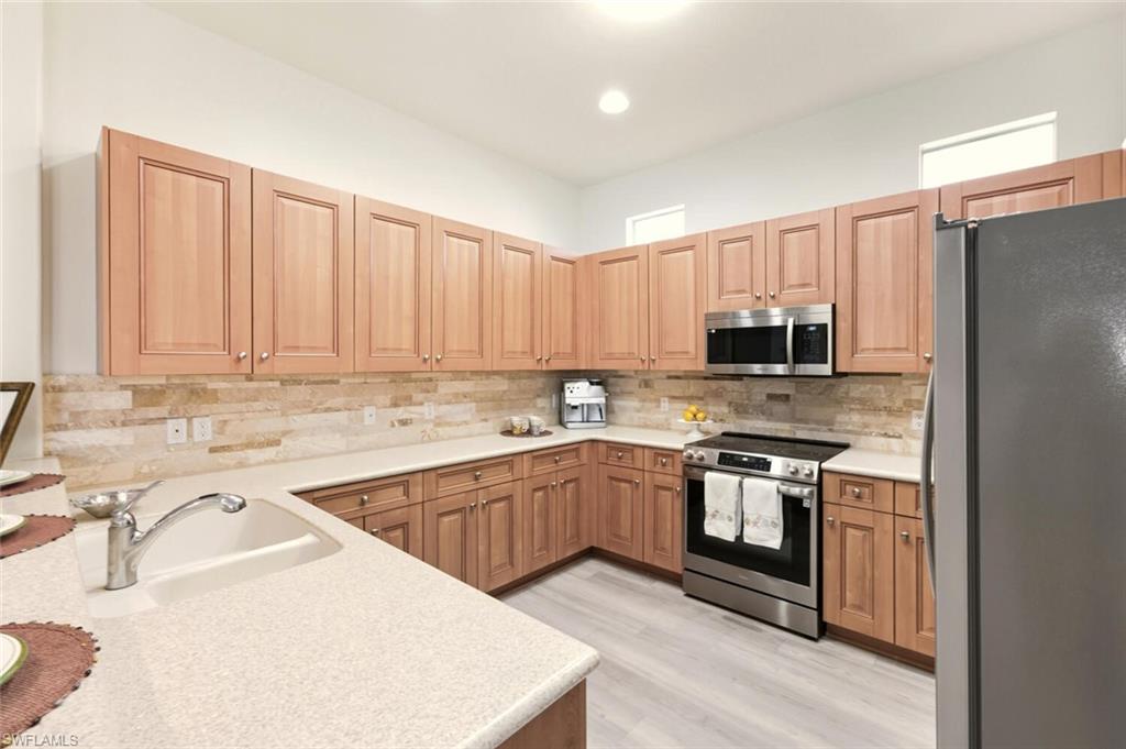 LONGSHORE LAKE - Residential Lease