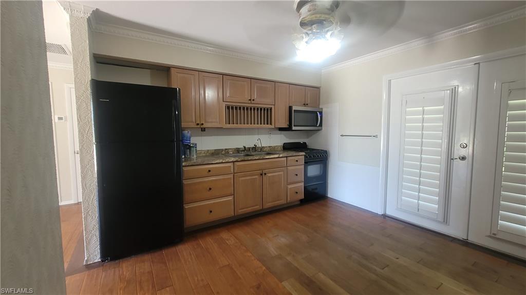 Properties 20710 Sandy LN
