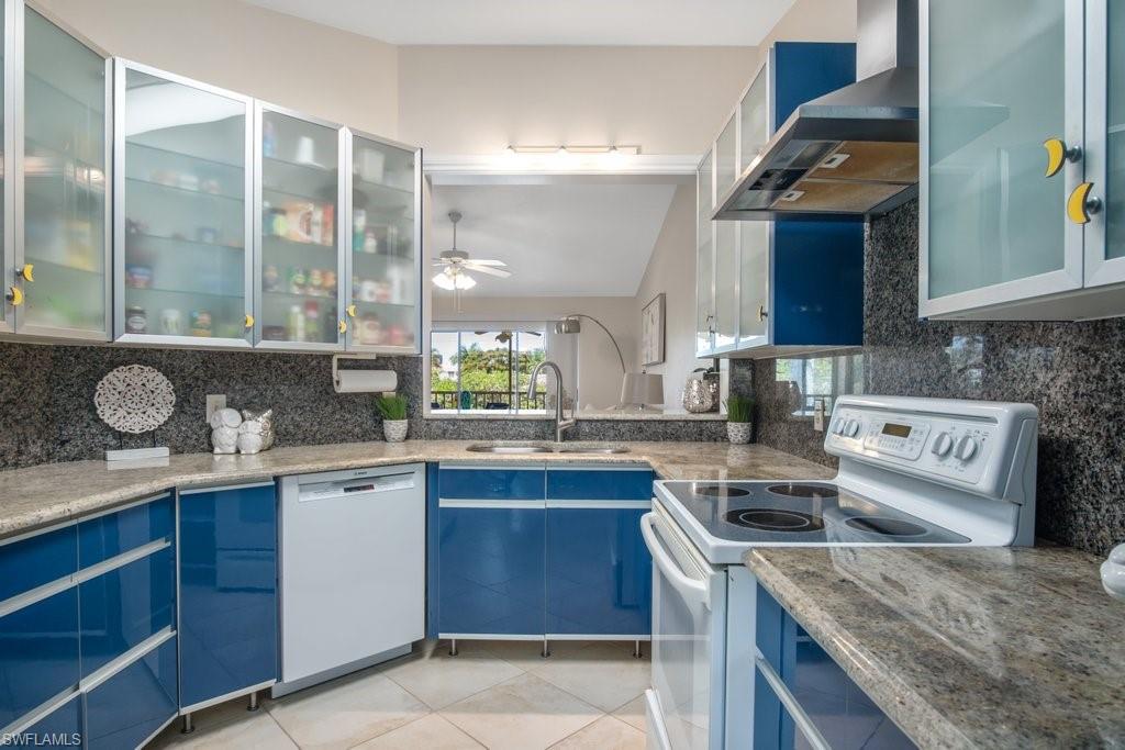 VILLAGE WEST - Residential