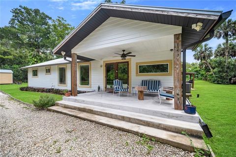 1821 Krape RD NAPLES FL 34120