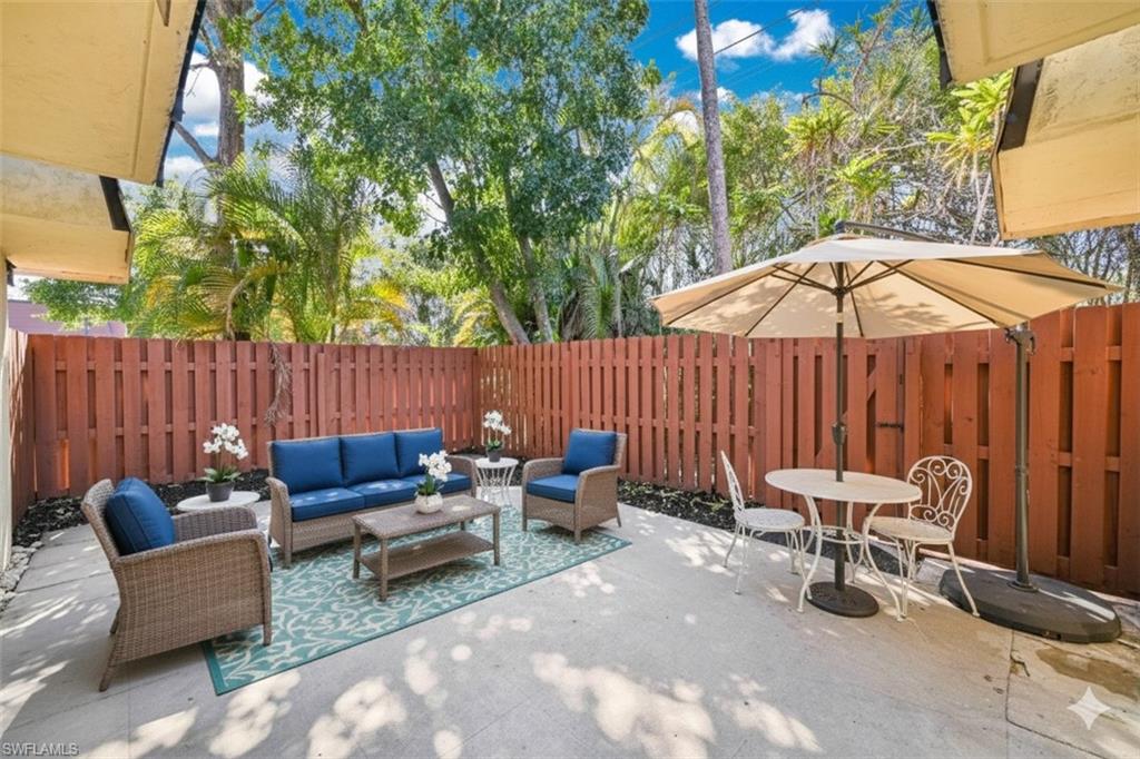 PARKWOODS TOWNHOUSE COMMUNITY - Residential