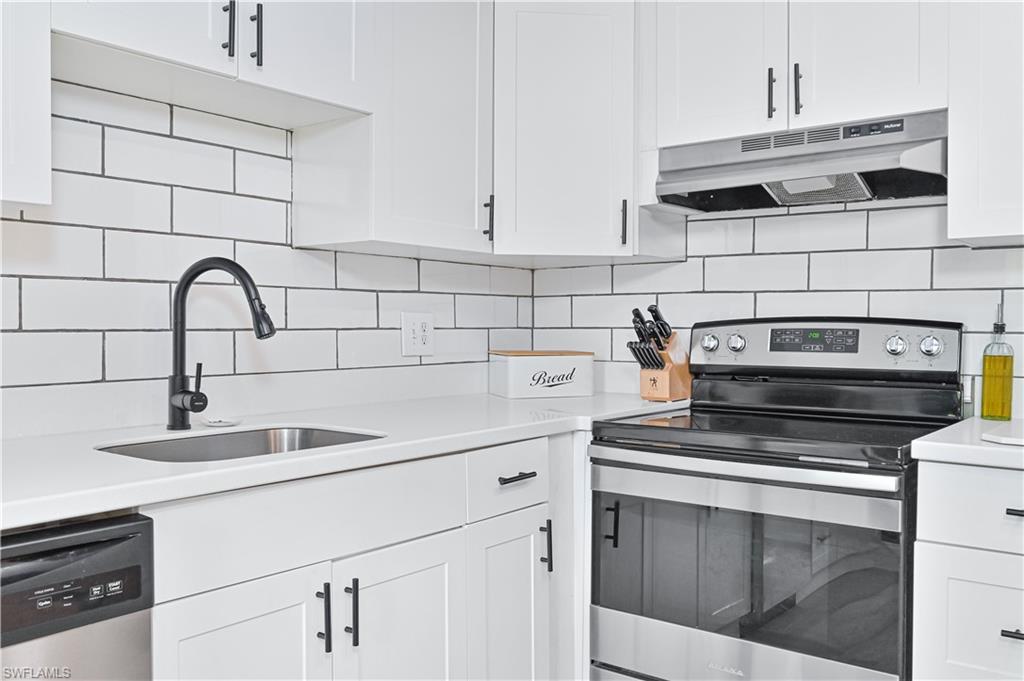 PARKWOODS TOWNHOUSE COMMUNITY - Residential