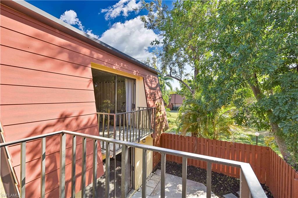 PARKWOODS TOWNHOUSE COMMUNITY - Residential