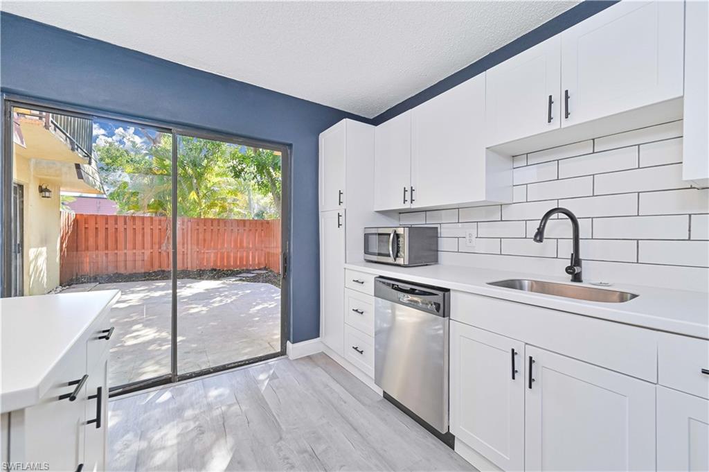 PARKWOODS TOWNHOUSE COMMUNITY - Residential