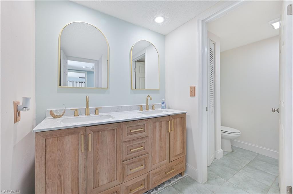 PARKWOODS TOWNHOUSE COMMUNITY - Residential