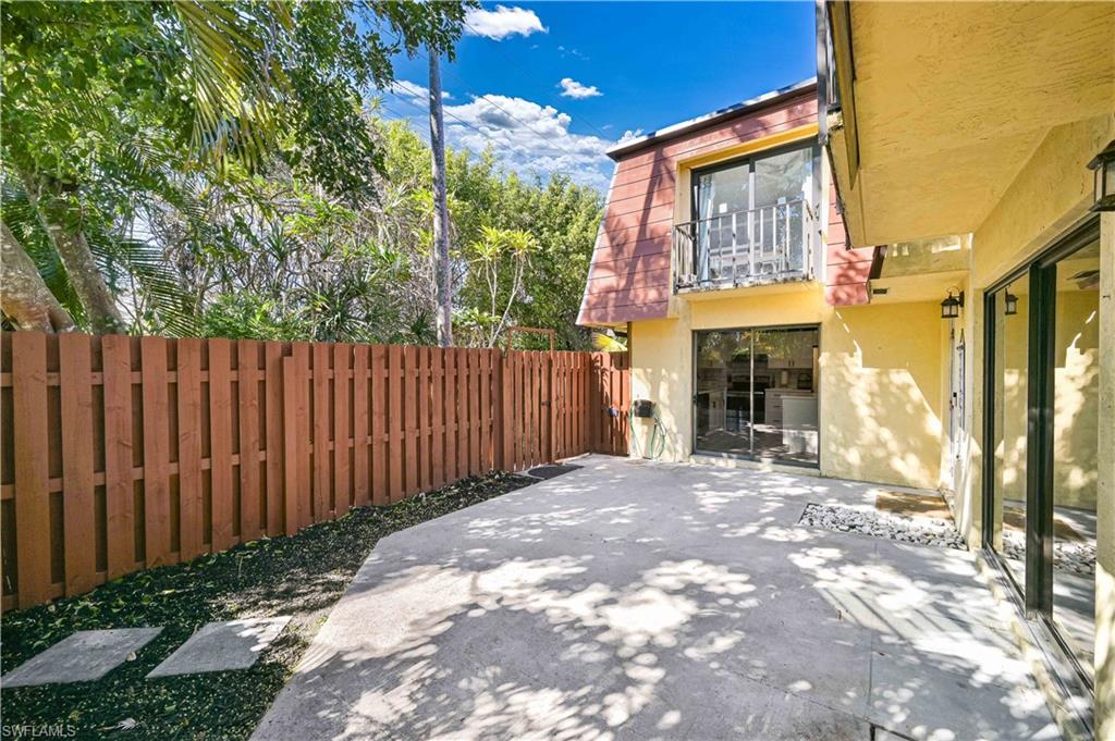 PARKWOODS TOWNHOUSE COMMUNITY - Residential