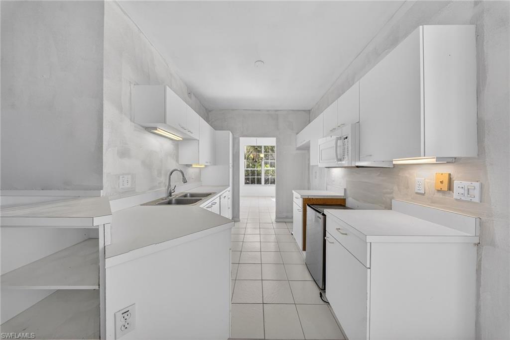 SILVER OAKS - Residential