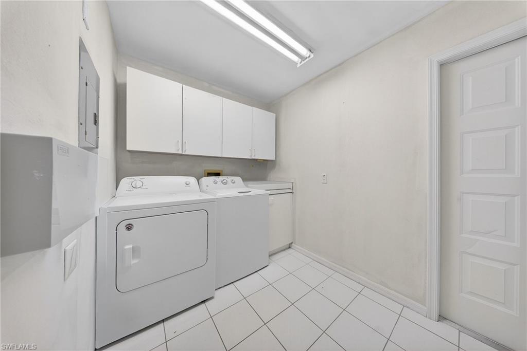 SILVER OAKS - Residential