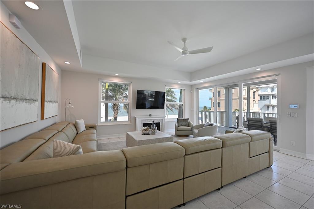 BAREFOOT BEACH - Residential Lease
