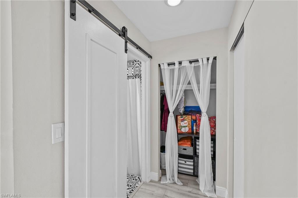 SAN CARLOS PARK - Residential