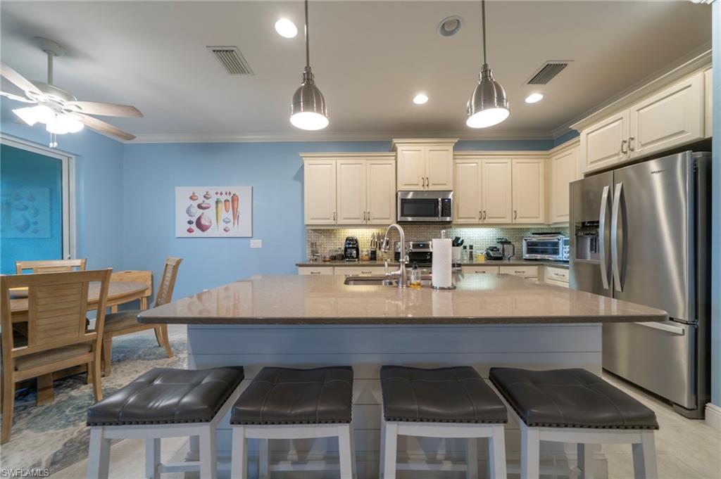 6981 Avalon CIR 1207