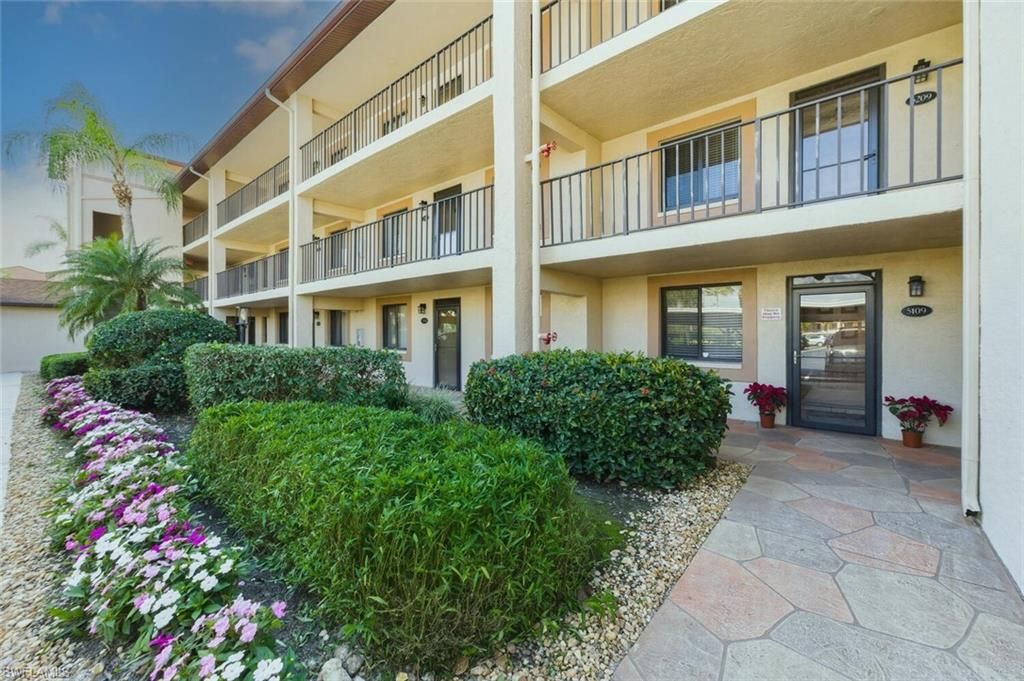 Photo of 7300 Saint Ives WAY #5109, NAPLES, FL 34104 (MLS # 226007722)