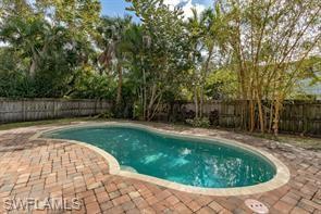 LAKE FOREST - Residential