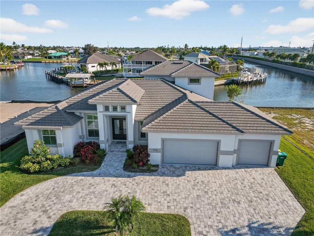 Photo of 980 N Barfield DR, MARCO ISLAND, FL 34145 (MLS # 225083875)