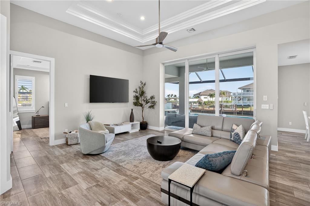 MARCO BEACH - Residential