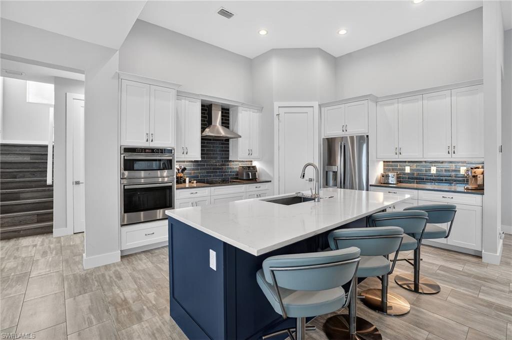 MARCO BEACH - Residential