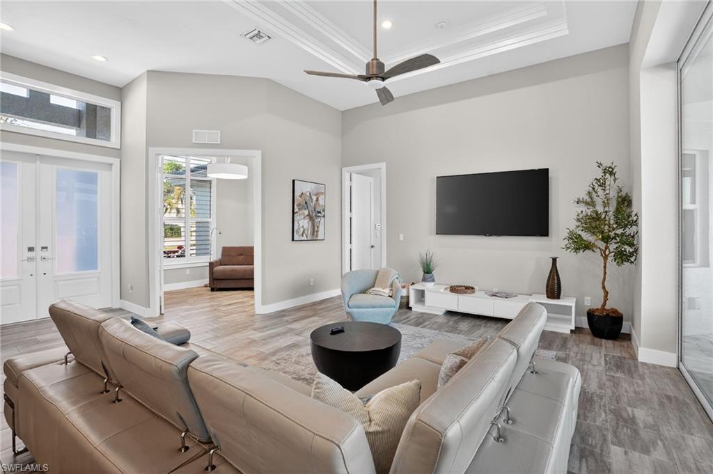 MARCO BEACH - Residential