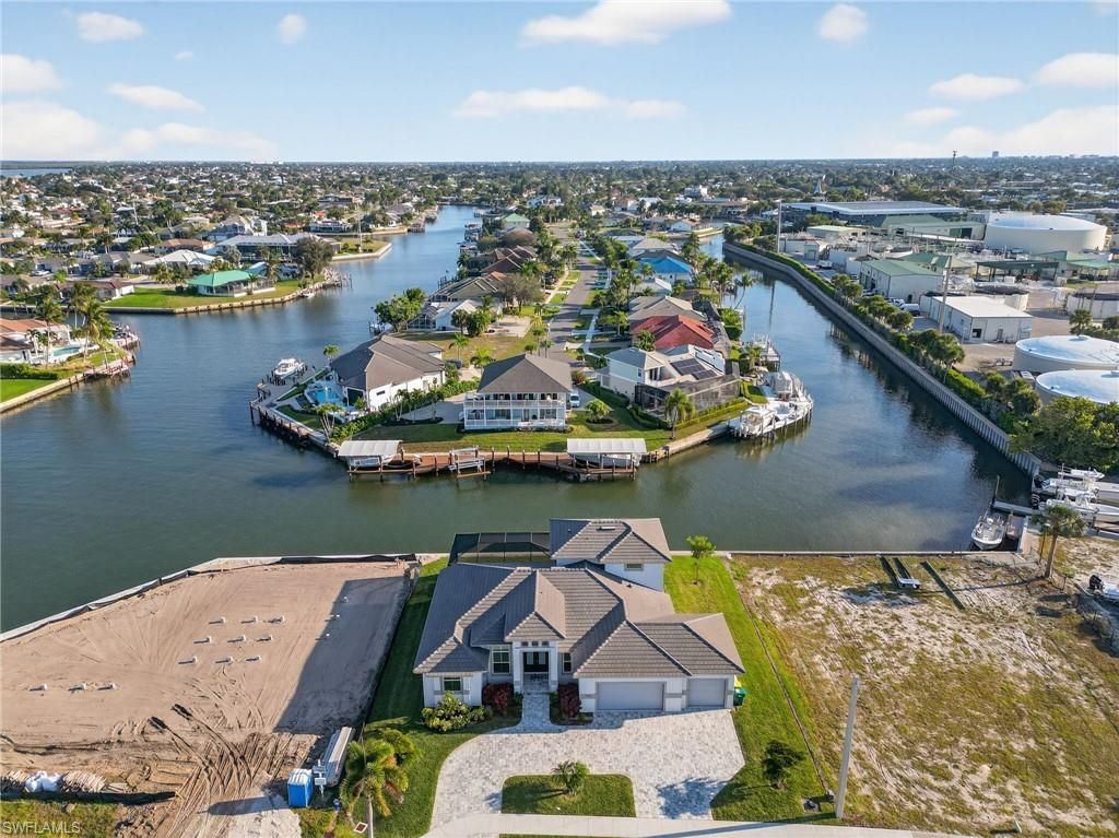 Photo of 980 N Barfield DR, MARCO ISLAND, FL 34145 (MLS # 225083875)