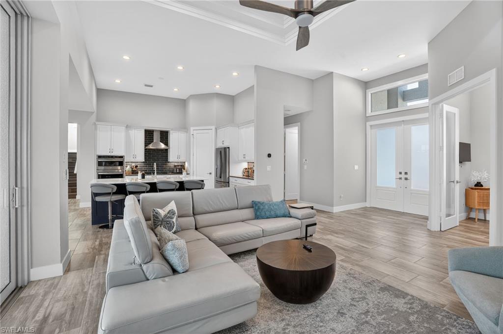 MARCO BEACH - Residential