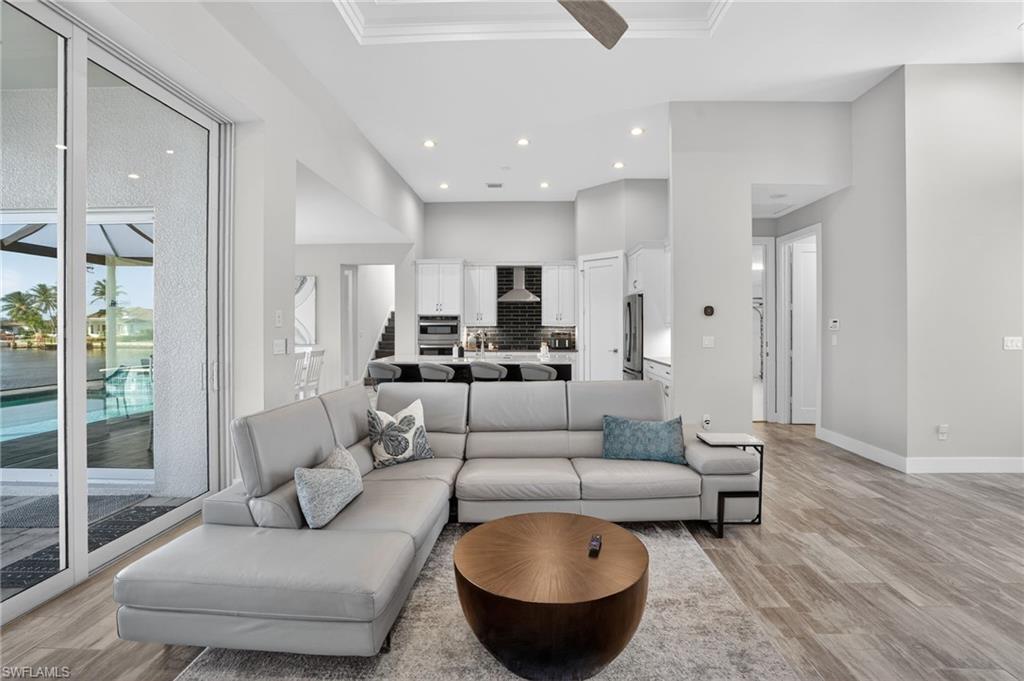 MARCO BEACH - Residential