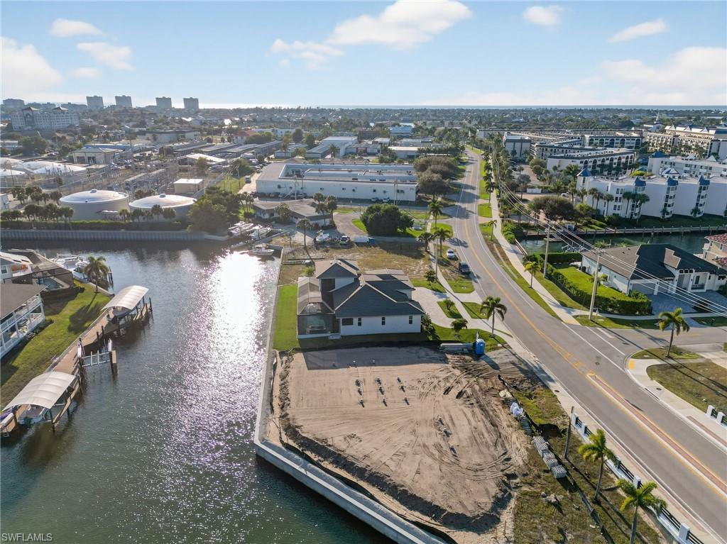 MARCO BEACH - Residential