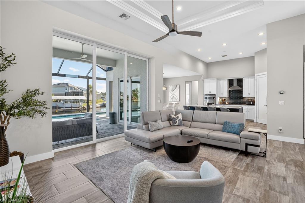 MARCO BEACH - Residential