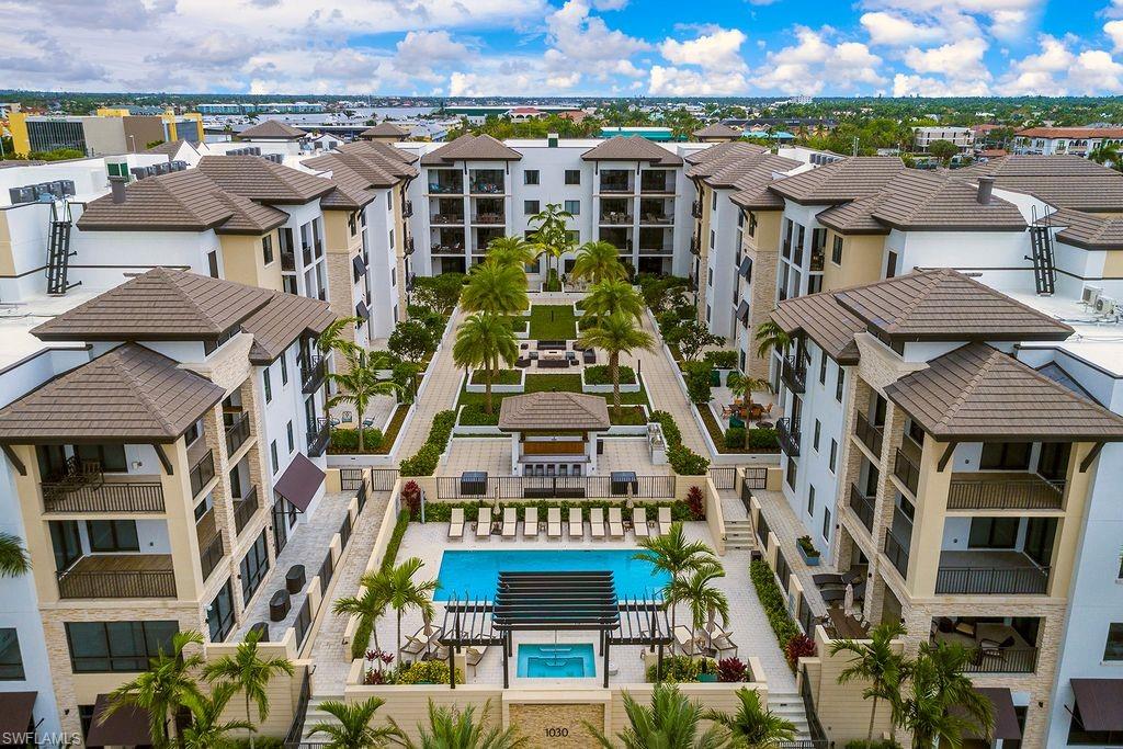 NAPLES SQUARE - Residential