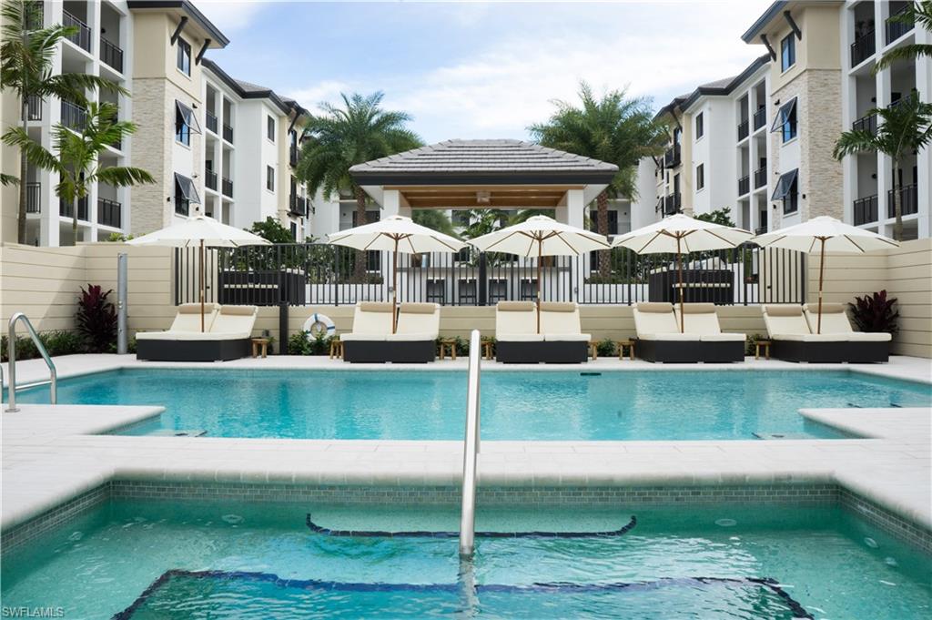 NAPLES SQUARE - Residential