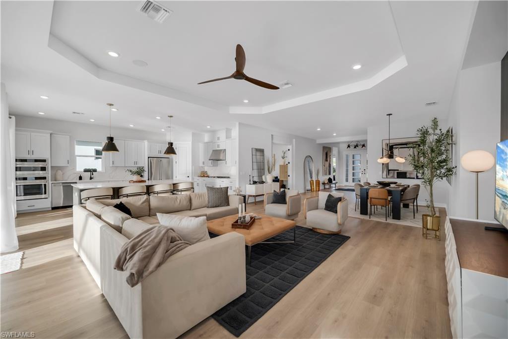 ESPLANADE LAKE CLUB - Residential