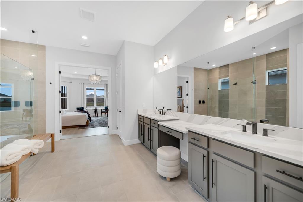 ESPLANADE LAKE CLUB - Residential