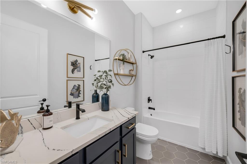 ESPLANADE LAKE CLUB - Residential