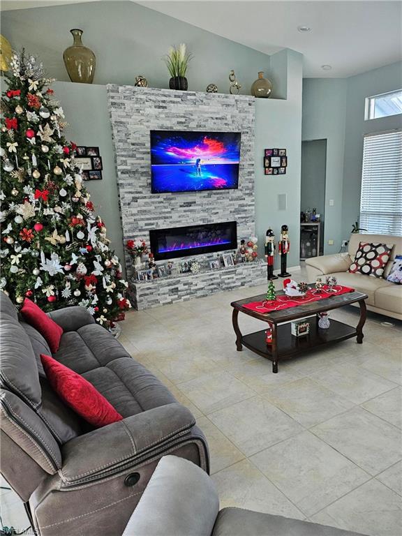 ALDEN PINES FIRST ADD - Residential