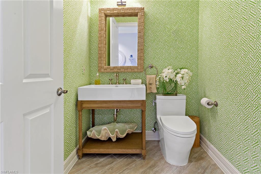 BEACHCOMBER CONDO - Residential