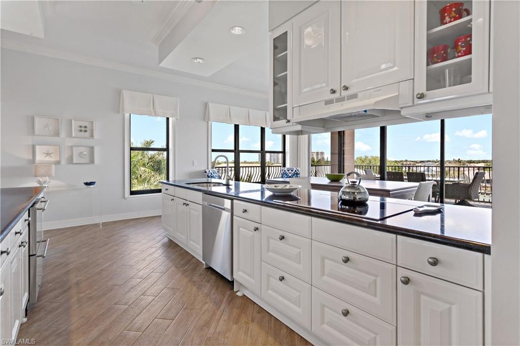 BEACHCOMBER CONDO - Residential