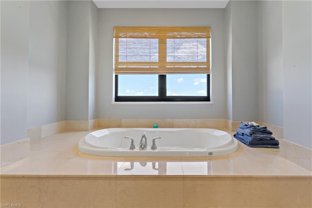 BEACHCOMBER CONDO - Residential