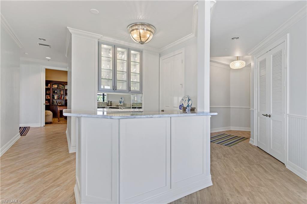 BEACHCOMBER CONDO - Residential