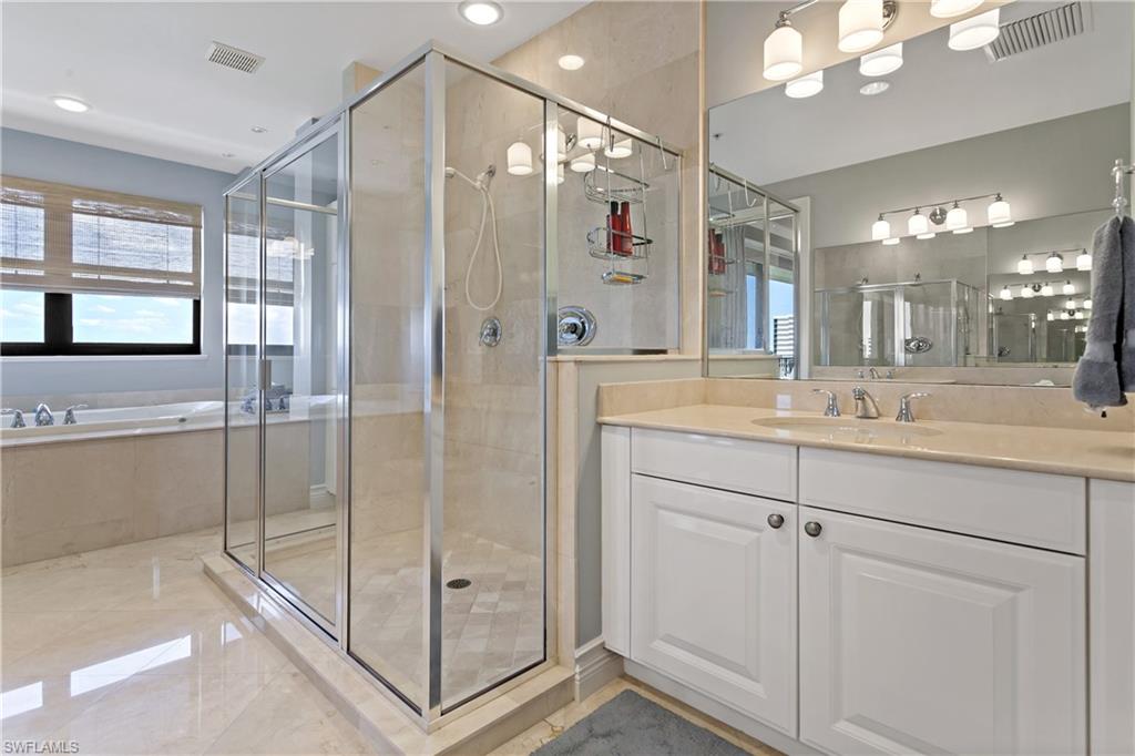 BEACHCOMBER CONDO - Residential