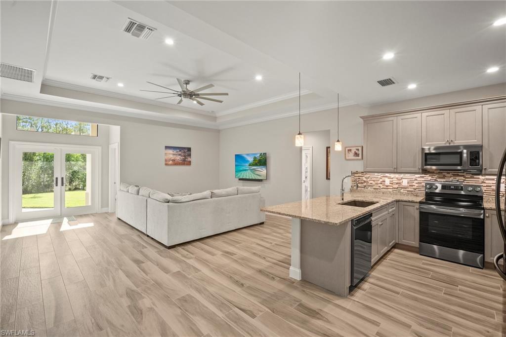 SAN CARLOS ESTATES - Residential