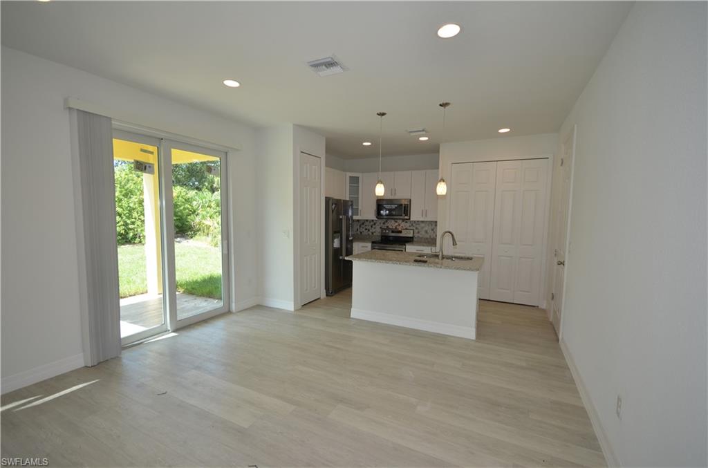 PORT CHARLOTTE - Residential Lease